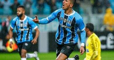 Grêmio vence de virada a Ponte Preta em tarde de Barrios Grêmio vence de virada a Ponte Preta em tarde de Barrios