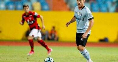 Com fraca atuação, Grêmio vence o Atlético Goianiense por 1 x 0 Com fraca atuação, Grêmio vence o Atlético Goianiense por 1 x 0