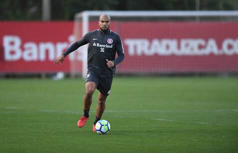 Sistema defensivo do Inter terá reforço no duelo contra o Santos