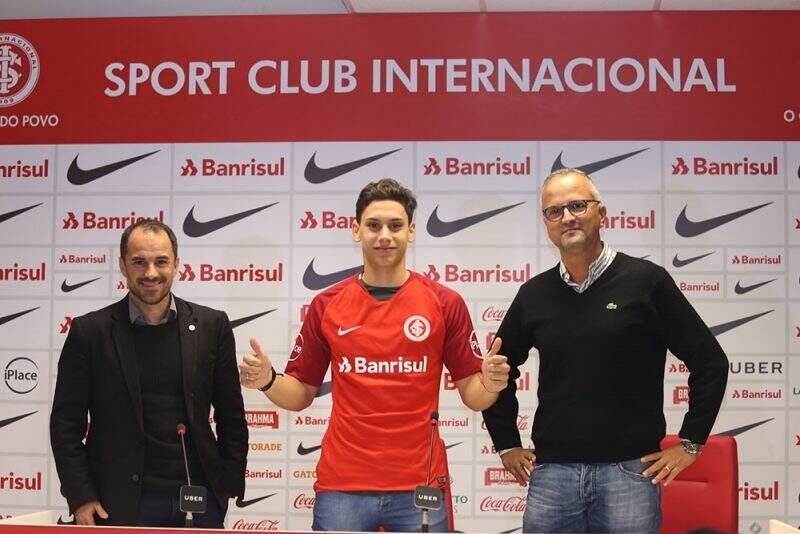 Huracán oficializa denuncia contra Inter por uso de “manobra”, em negociação de Sarrafiore