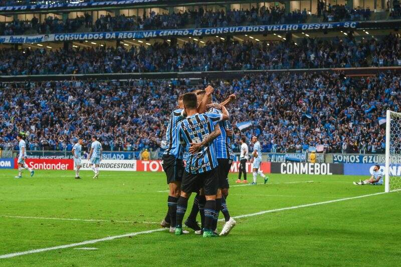 Ouça os gols da classificação do Grêmio sobre o Tucumán