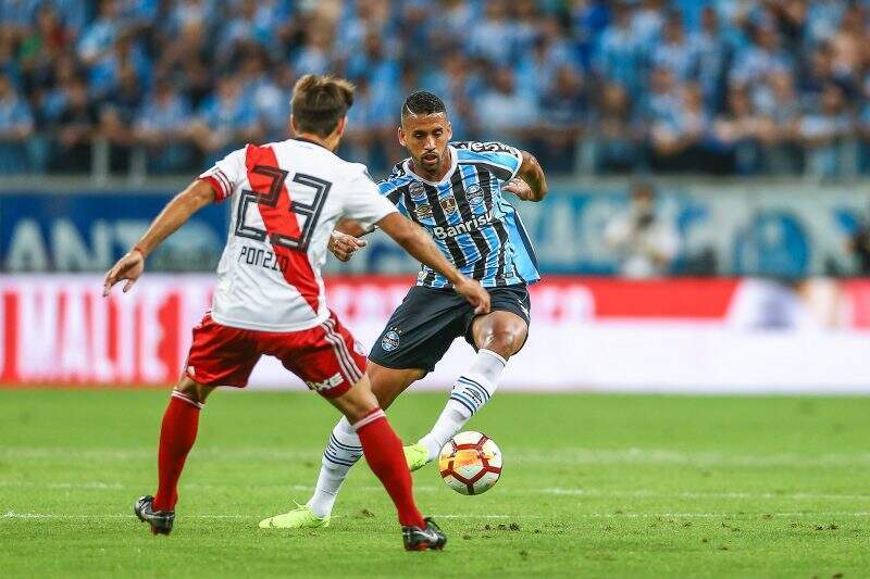 Grêmio é eliminado da Libertadores com lance decidido pelo VAR.