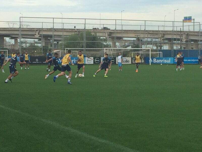 Técnico Renato Portaluppi mantém mistério sobre time que enfrenta o Tucumán