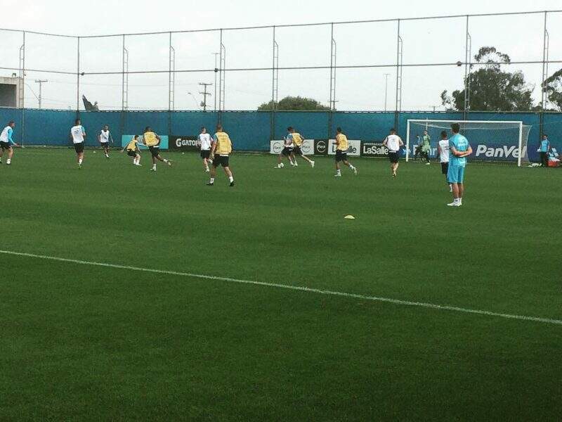 Renato inicia testes para suprir ausências contra o Palmeiras