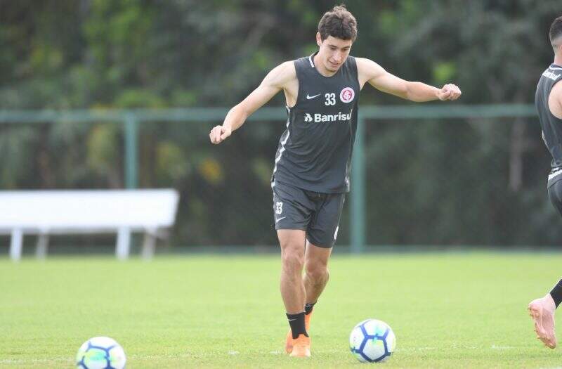 Inter calibra pontaria em último treino no Recife