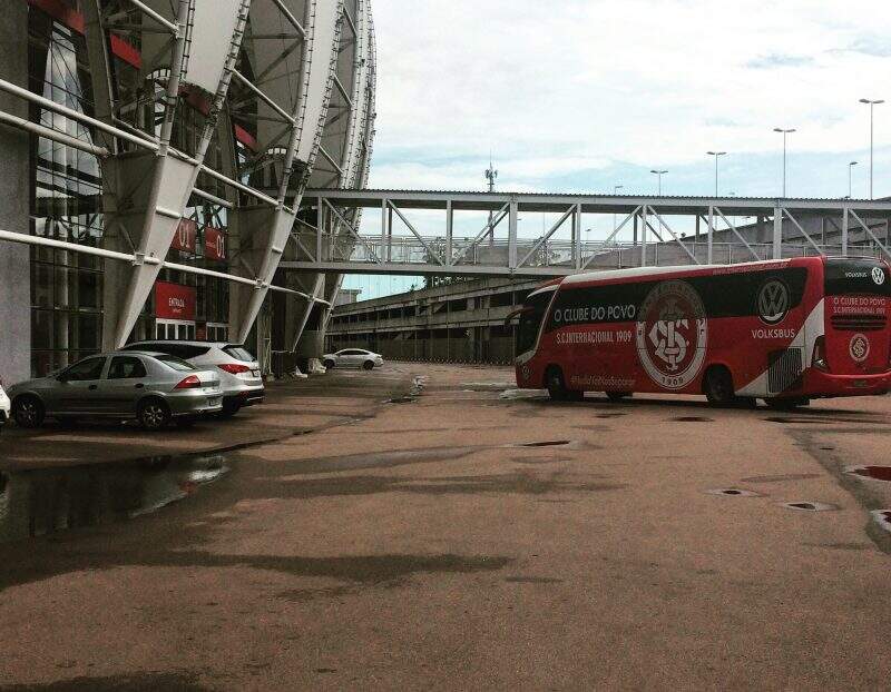 Inter treina com portões fechados e mantém mistério sobre substituto de D’Alessandro