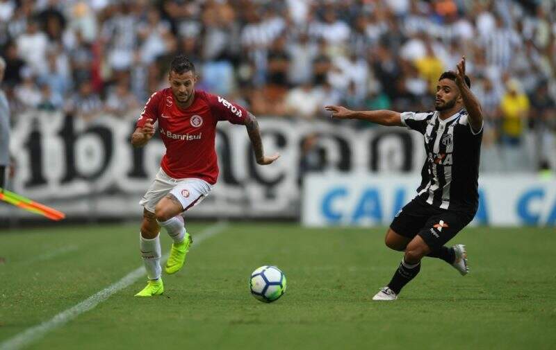 Inter sai na frente, mas cede o empate ao Ceará e mantém distância para o Palmeiras