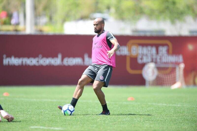 Com desconforto muscular, Rodrigo Moledo é vetado da partida contra Ceará