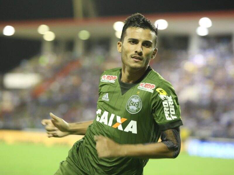 Inter acerta contratação de atacante do Coritiba