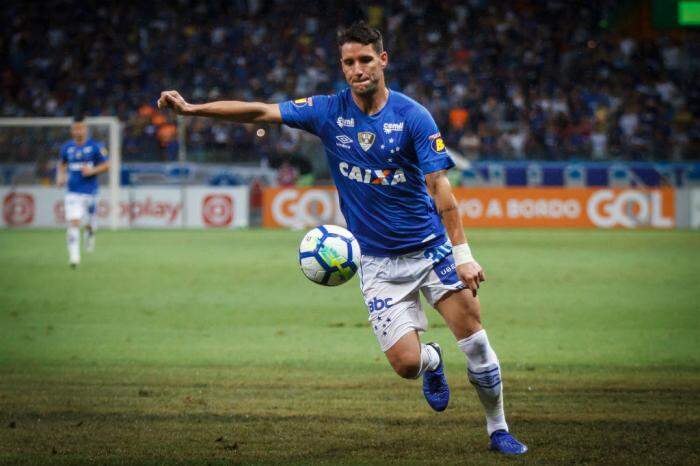 Valores pedidos pelo Cruzeiro travam negociação de Thiago Neves com o Grêmio