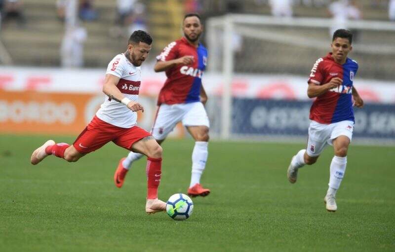 Ouça os gols do empate entre Paraná e Inter