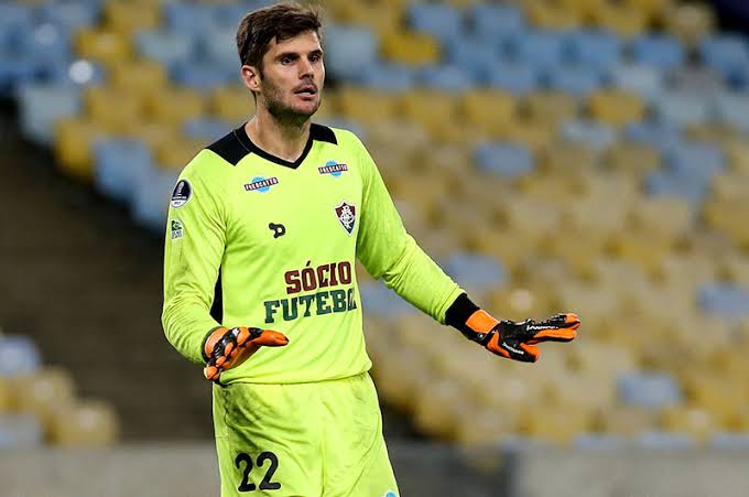 Grêmio encaminha acerto com o goleiro Júlio César