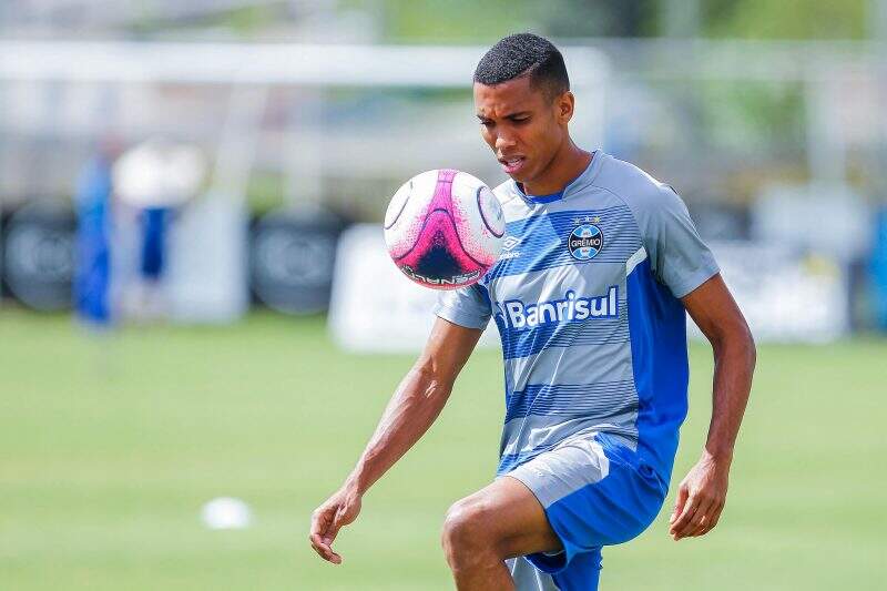 Botafogo recua e Atlético-PR entra em negociação para ter Madson, do Grêmio