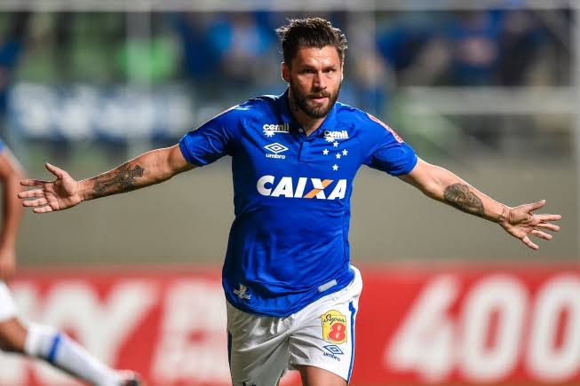 Inter acerta com Rafael Sóbis por um ano