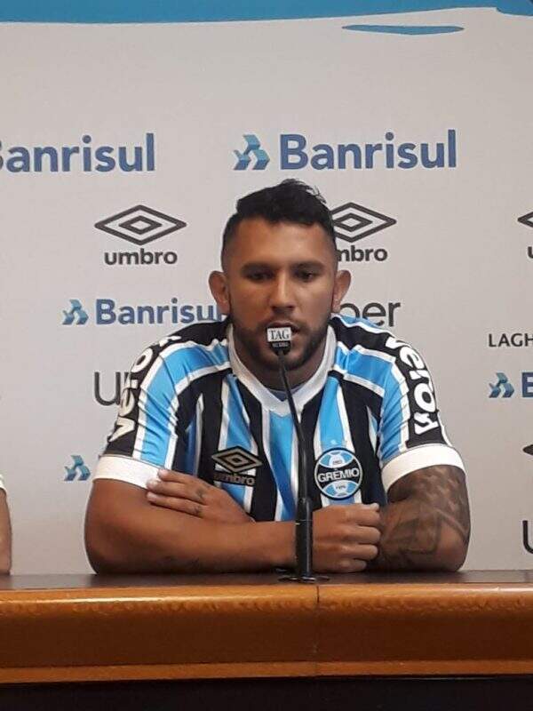 Grêmio apresenta Walter Montoya