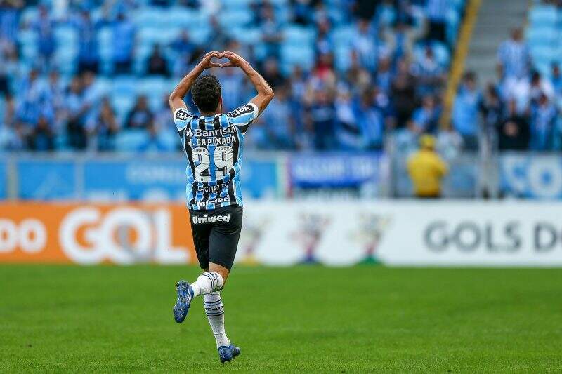 Grêmio inicia conversas e vê otimismo na permanência de Juninho Capixaba