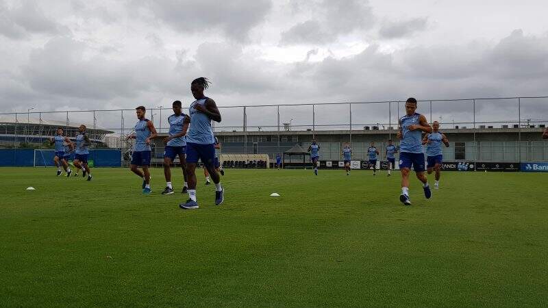Grêmio tem treino leve na reapresentação