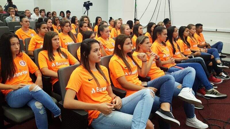 Inter apresenta oficialmente o elenco feminino para a temporada