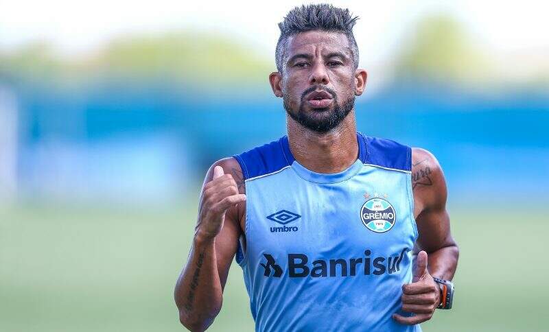 Léo Moura e Montoya ensaiam retorno ao Grêmio