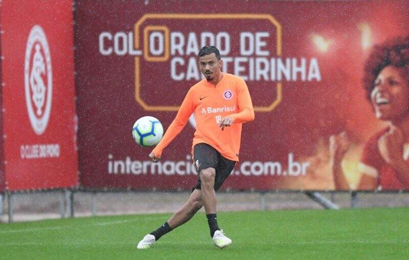 WhatsApp Image 2019-05-11 at 12.34.11 Rodrigo Lindoso fala sobre possibilidade de substituir Dourado em partida contra o Cruzeiro