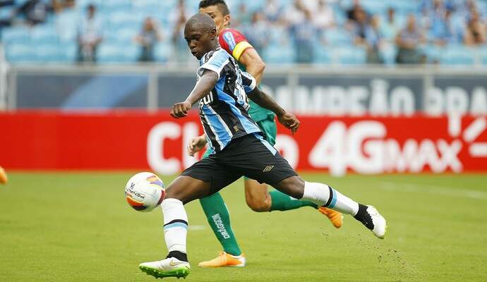 lincoln Sem espaço no Grêmio, Lincoln é negociado para o futebol português
