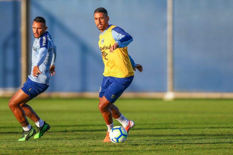 Treino Gremio Último treino do Grêmio em Porto Alegre tem retorno de Michel e ausência de Pedro Geromel