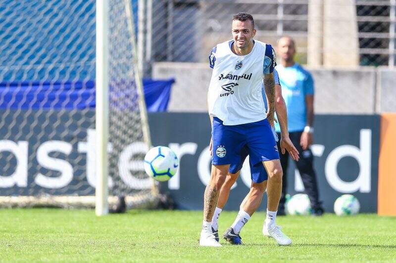 Treino Gremio Luan segue de fora e Grêmio viaja para o Rio para encarar o Botafogo