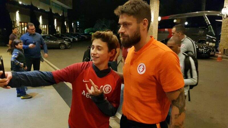 WhatsApp Image 2019-06-22 at 20.38.43 Inter chega em Atibaia para semana de treinamento