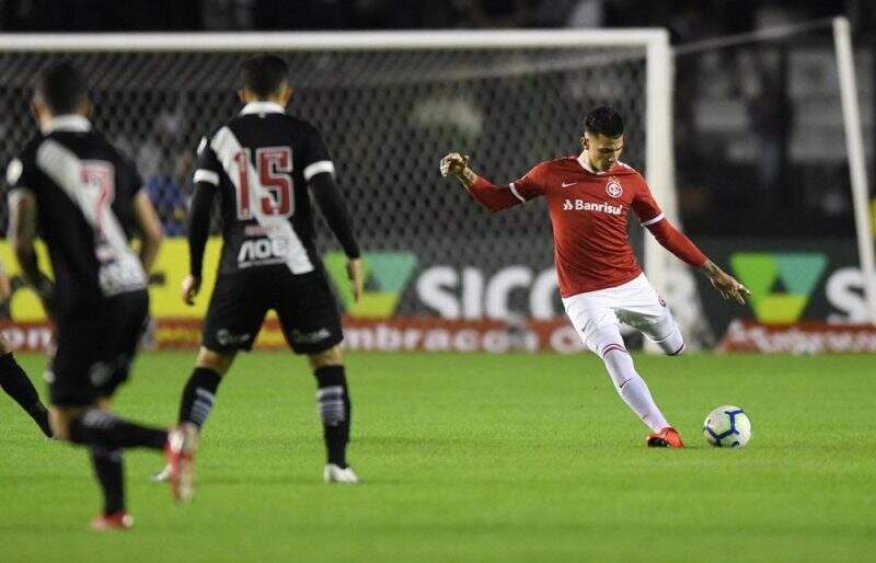 inter vs vasco 22 Inter tem atuação abaixo do esperado e Vasco vence a primeira no Brasileirão