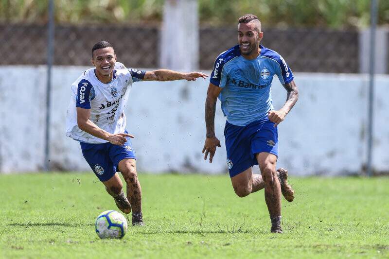 Treino Gremio Grêmio entra em campo nesta segunda-feira contra CSA; confira a provável escalação