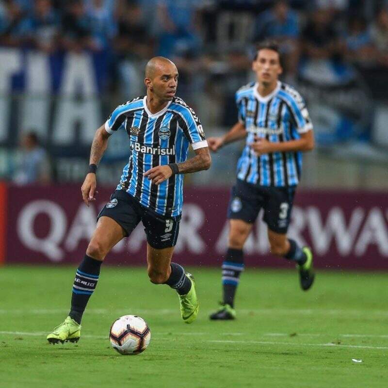 56640872_117173186131298_6020788612924589694_n “A porta da rua se presta a ser serventia da casa”, dispara diretor jurídico do Grêmio sobre Tardelli
