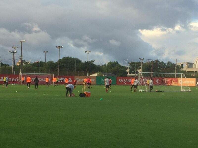 treino inter 14 Inter se reapresenta e Emerson Santos volta a ser opção