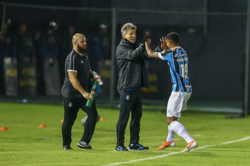andré Presidente do Grêmio se diz incomodado com críticas e sai em defesa de André: “Injustiçado”
