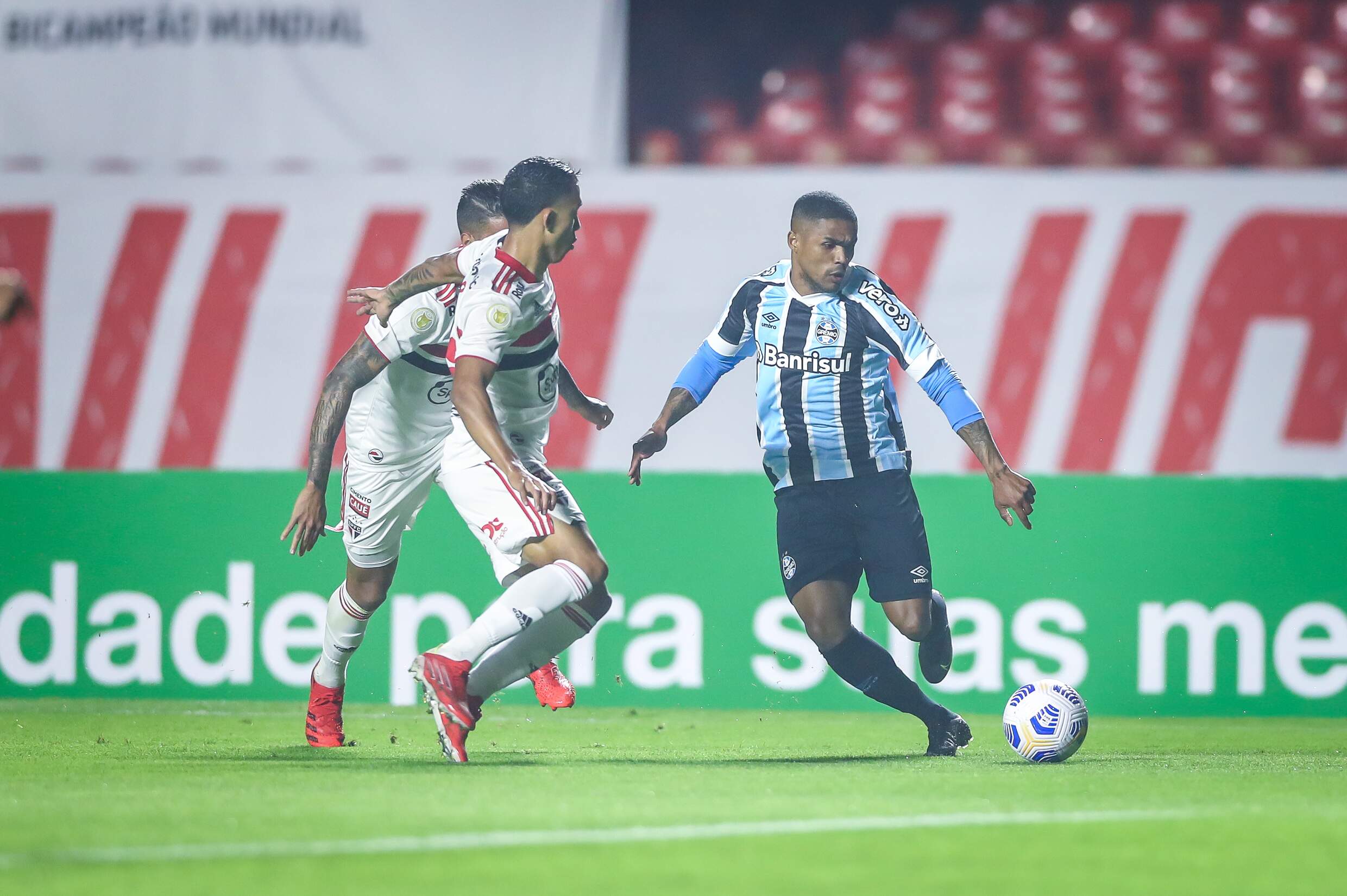 Grêmio é superado pelo São Paulo na Arena