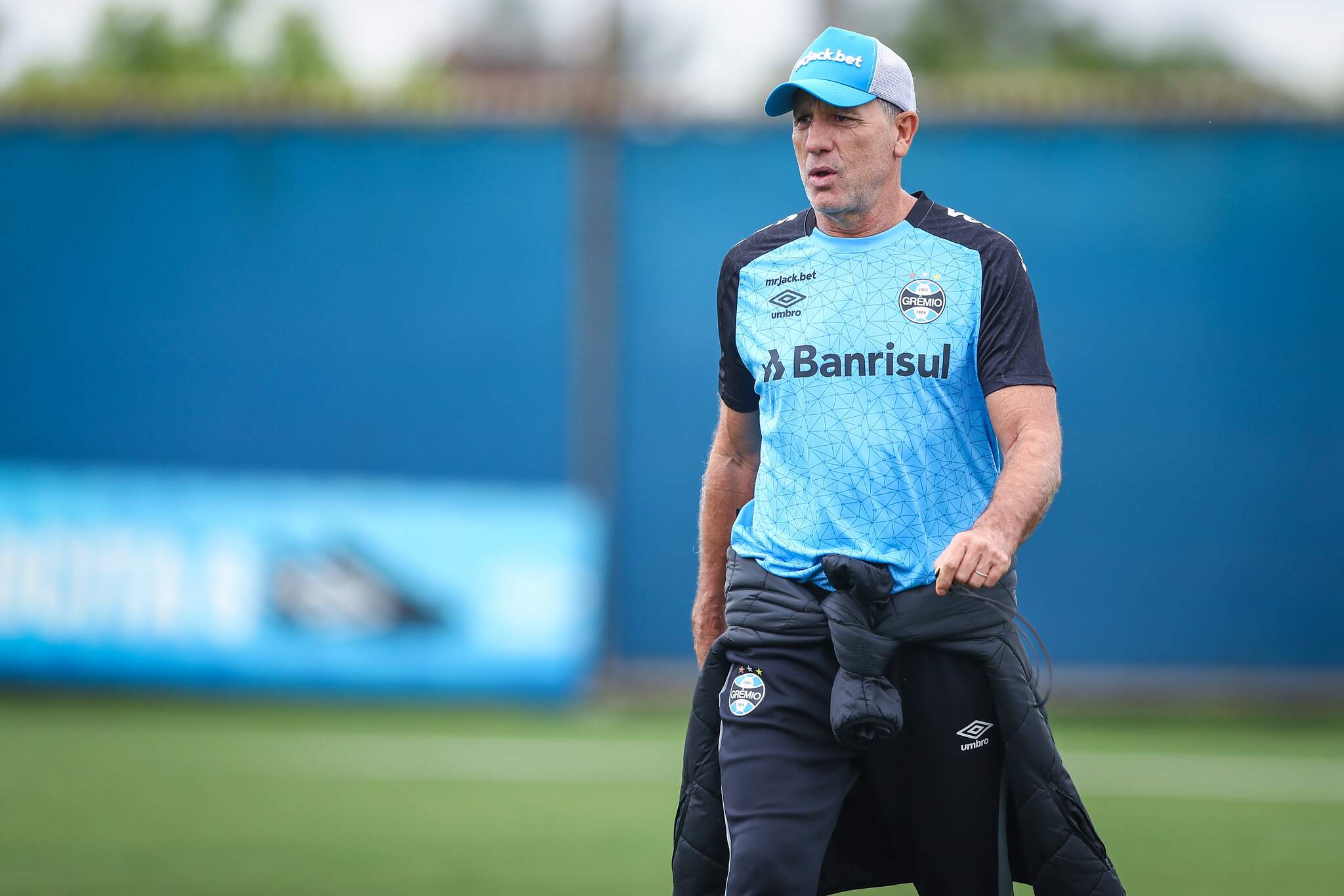 ELE FEZ ISSO? Jornalista revela mudança de estratégia de Renato Gaúcho