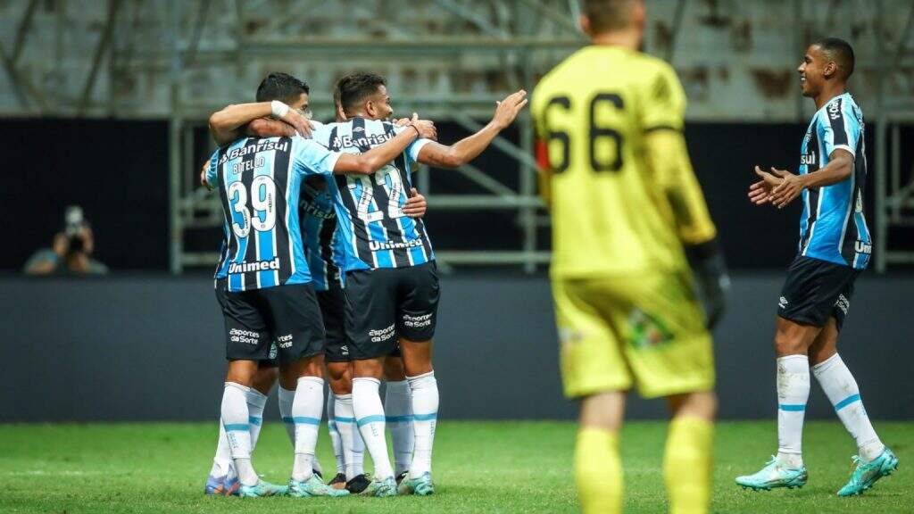 Grêmio vence o Campinense por 2 a 0 e se classifica para a segunda fase ...