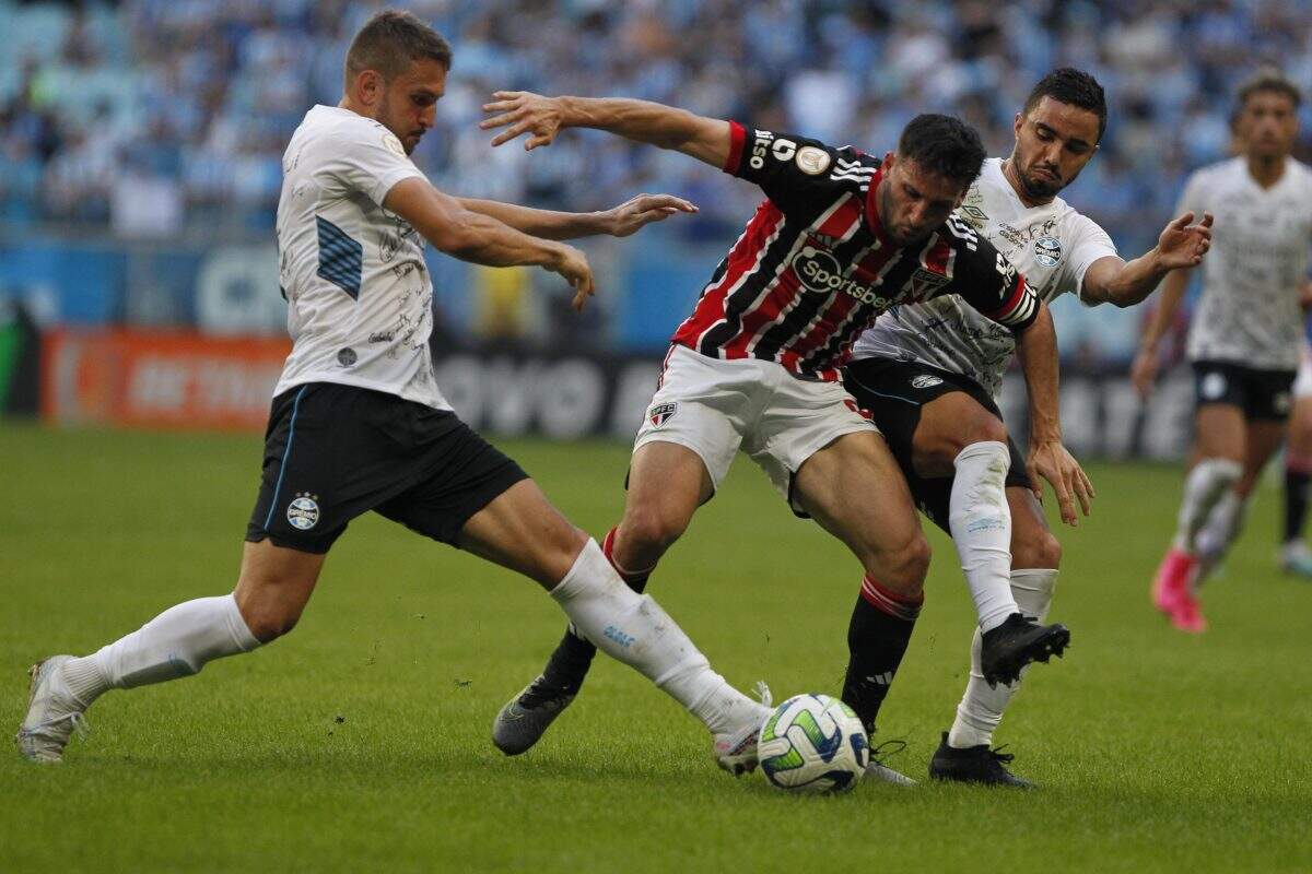 Grêmio vence o São Paulo e constrói vantagem para o jogo de volta